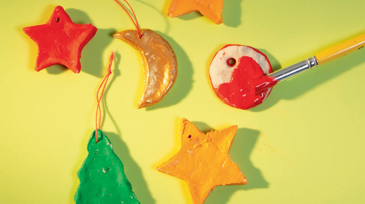 Tuto brico pour votre enfant : des décorations de Noël en pâte à